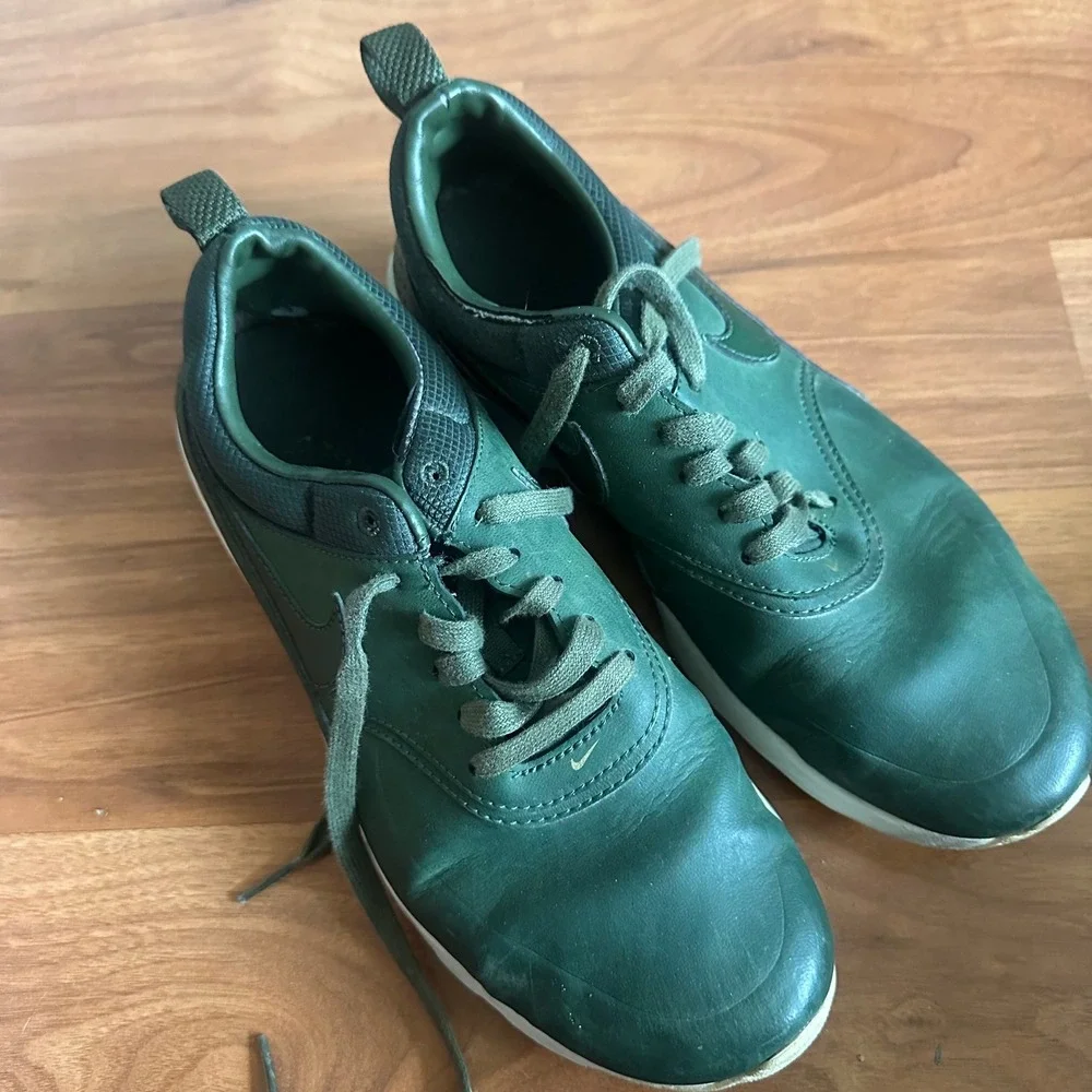 Nike Thea Air Max Green Leather Sneakers Shoes Women's US 8 UK 5.5 EUR 39